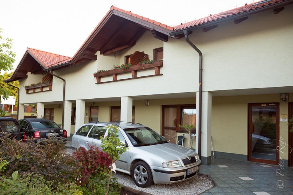 Penzion Jople Podhájska Exterior foto